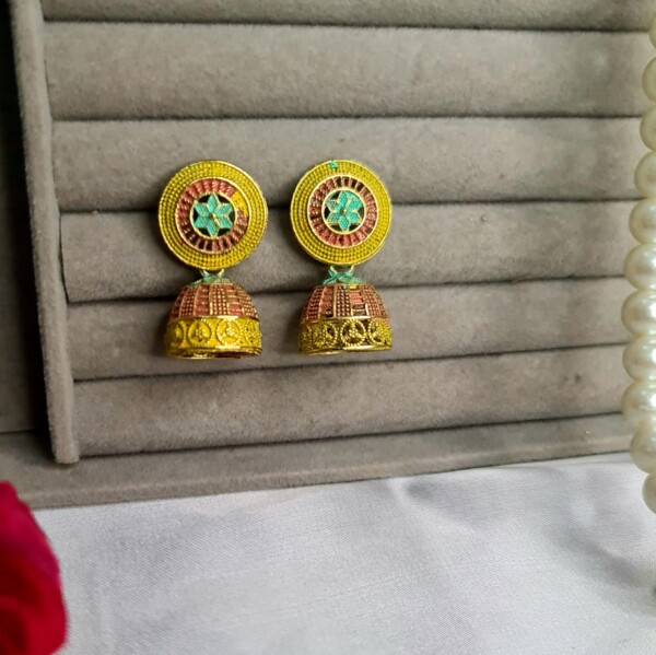 Mahira Khan Jhumka