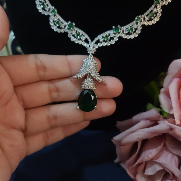Mahira Khan Necklace set Green - Image 3