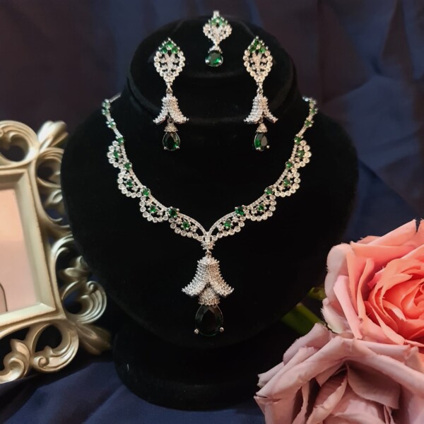 Mahira Khan Necklace set Green