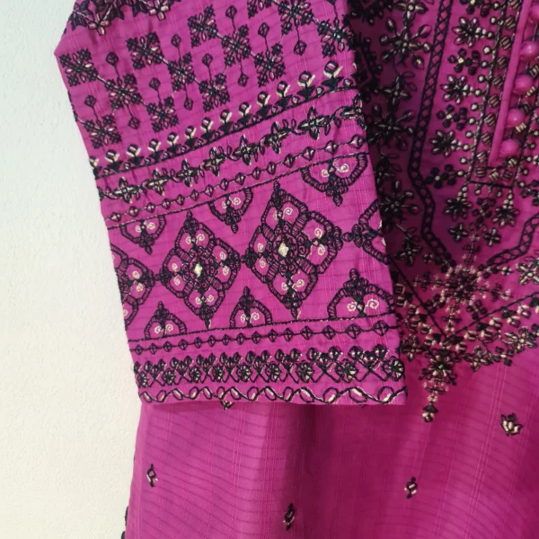 Embroidered- 3 Pc Cotton Suit - Image 5