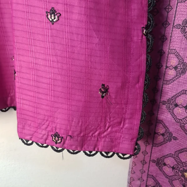 Embroidered- 3 Pc Cotton Suit - Image 7