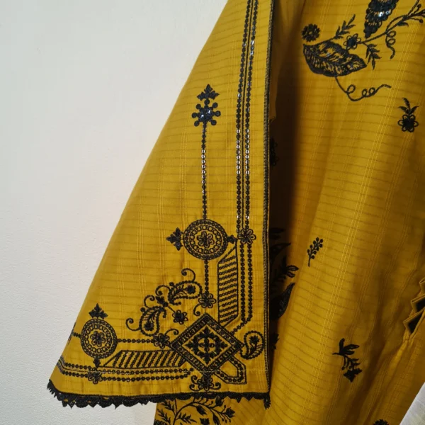 Embroidered- 3 Pc Cotton Suit - Image 6
