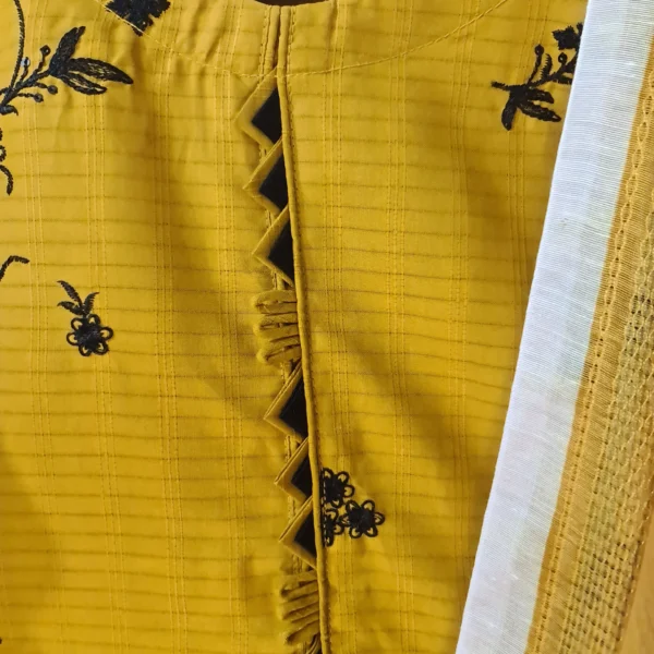 Embroidered- 3 Pc Cotton Suit - Image 4