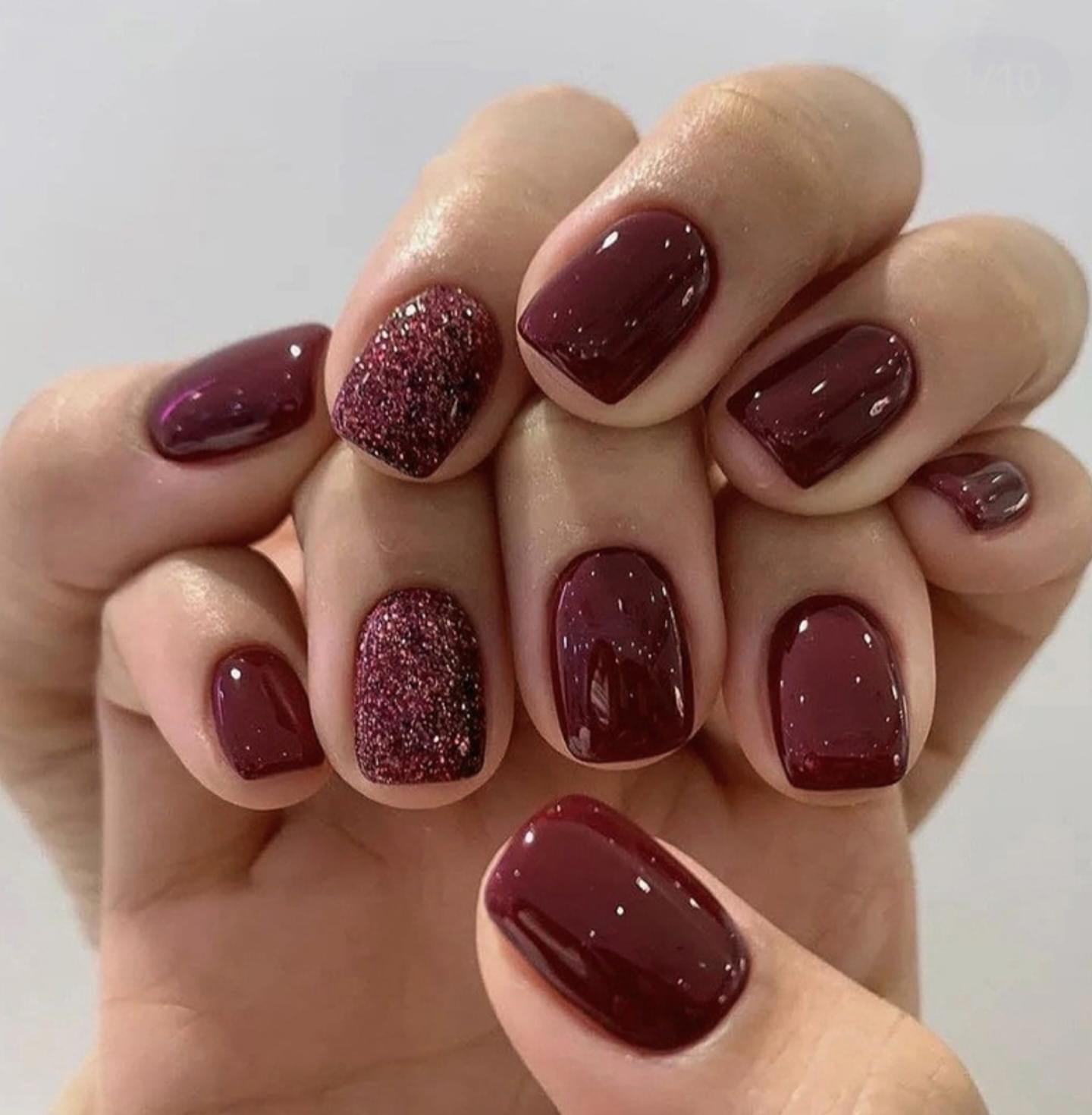 Hania Amir False Nails