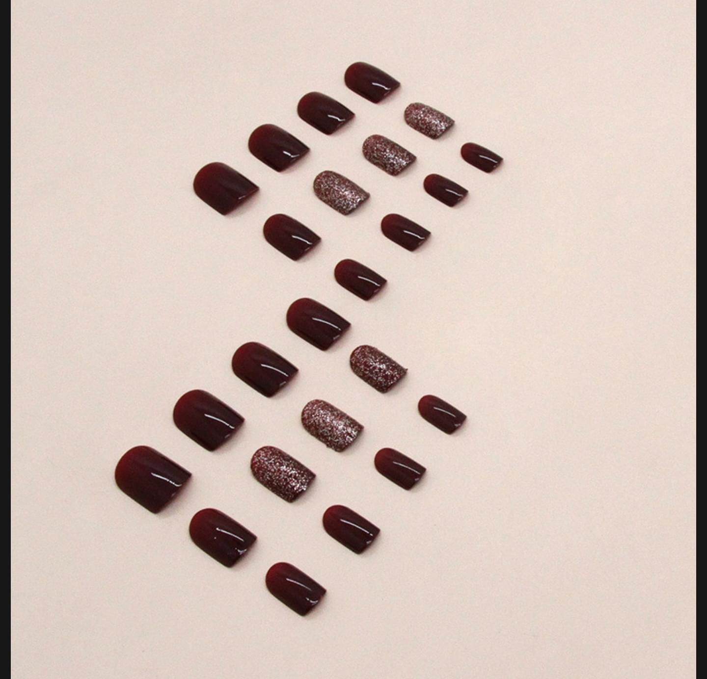 Hania Amir False Nails - Image 2