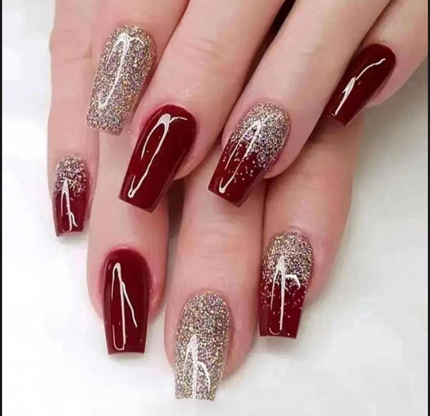 Laiba Khan False Nails