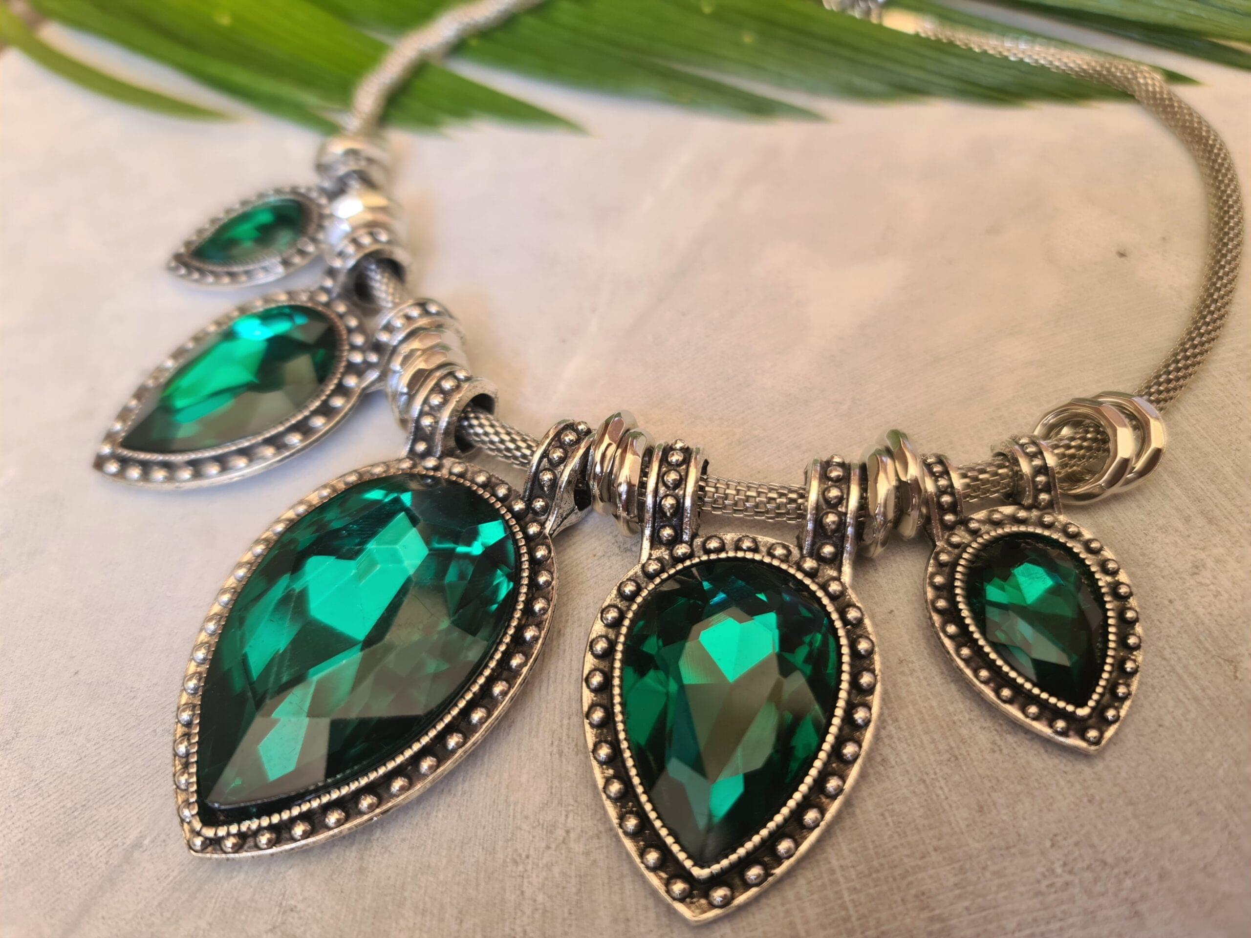 Crystal Necklace Green - Image 2