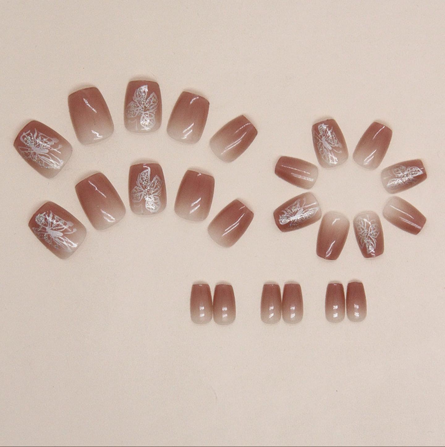Hiba Bukhari False Nails - Image 3