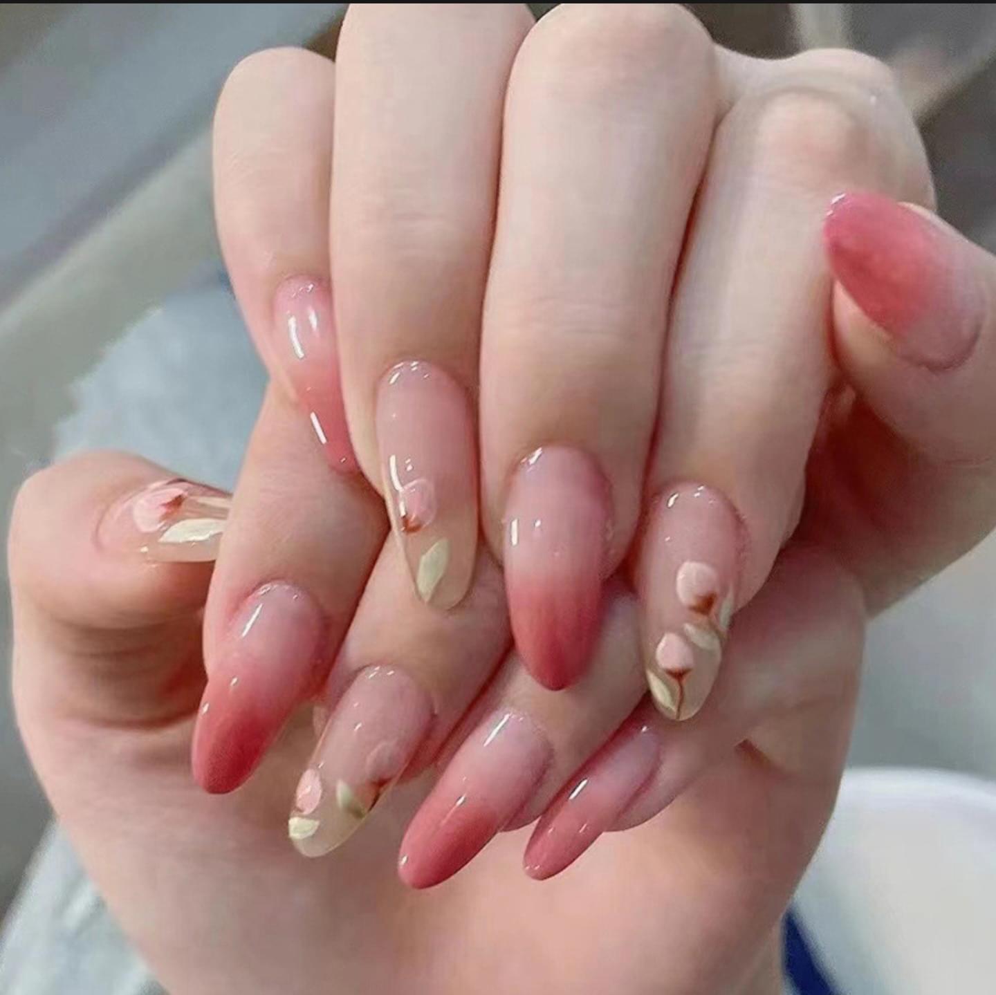 Ayeza Khan False Nails